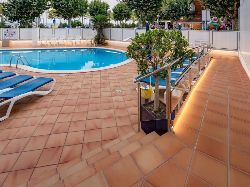 Hotel GHT Marítim 18