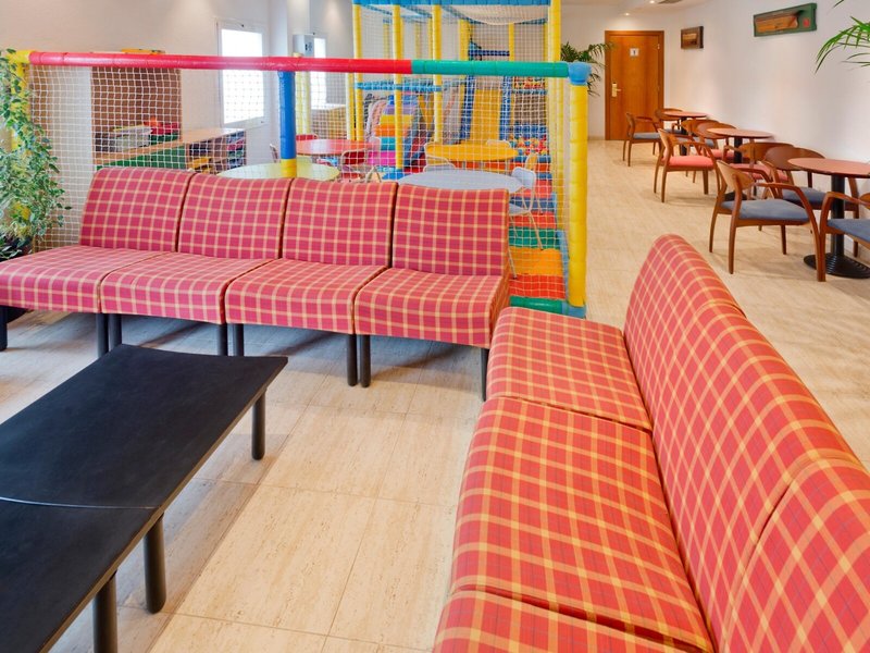 Hotel GHT Marítim 25