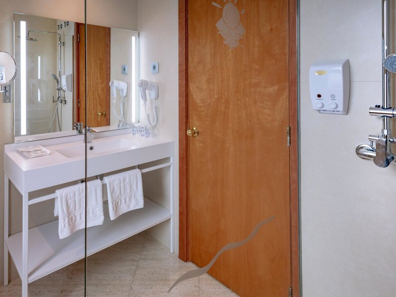 Hotel GHT Marítim 48