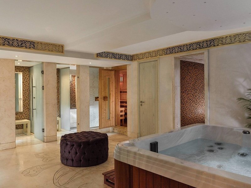 Cairo Marriott Hotel & Omar Khayyam Casino 12