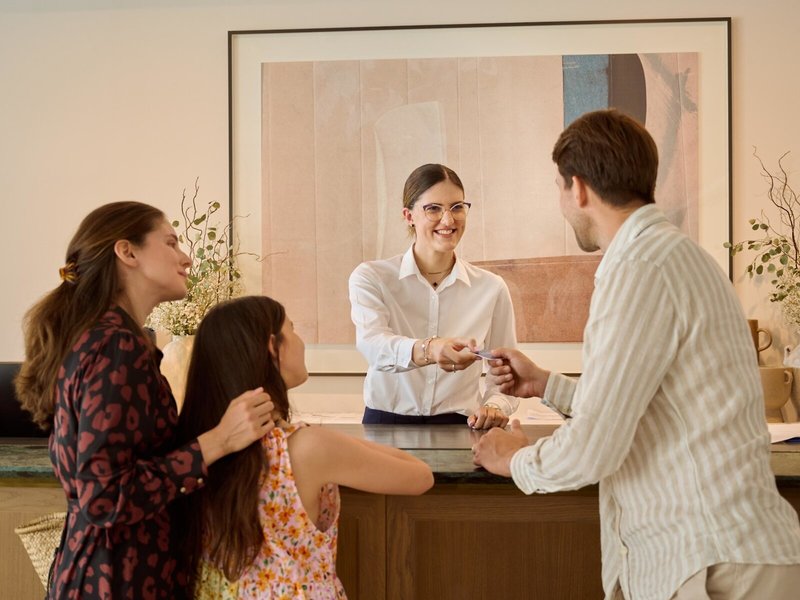 Bluesun Alga 20 - People