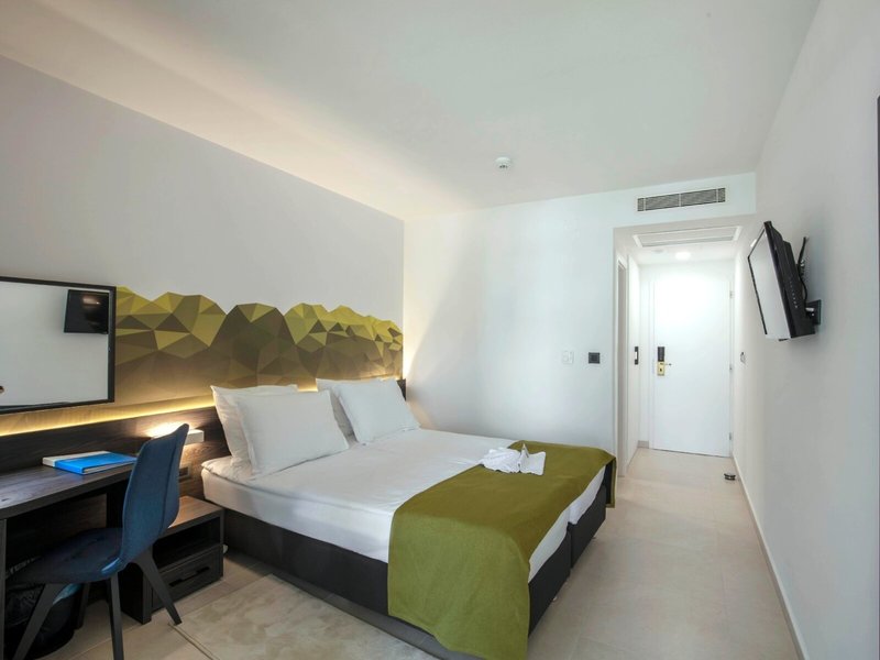 Bluesun Alga 40 - Room Example