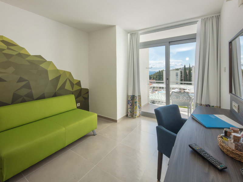 Bluesun Alga 41 - Room Example