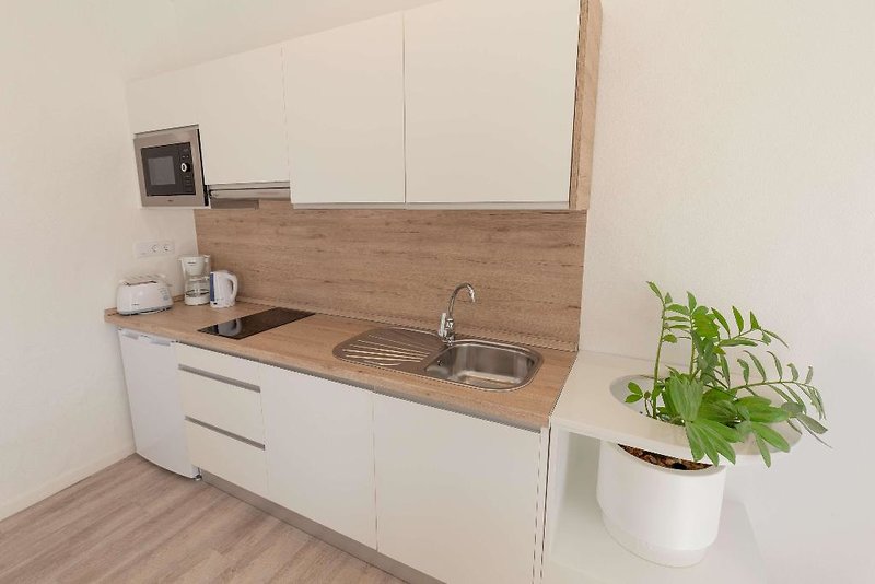 R2 Maryvent Beach Apartment 3