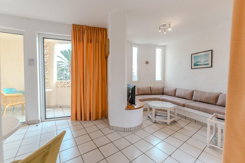 R2 Maryvent Beach Apartment 33