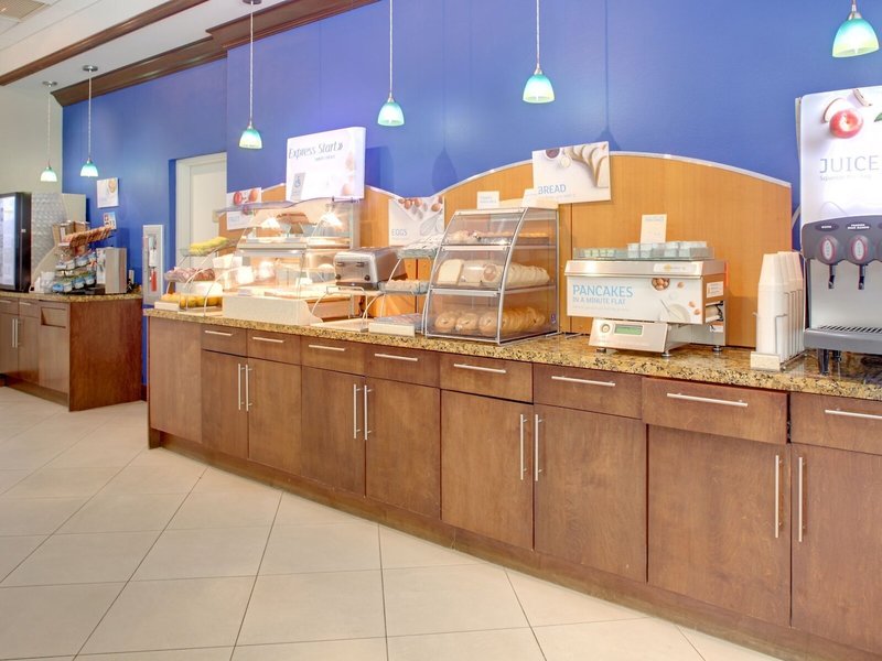 Holiday Inn Express Hotel & Suites Miami-Kendall 14
