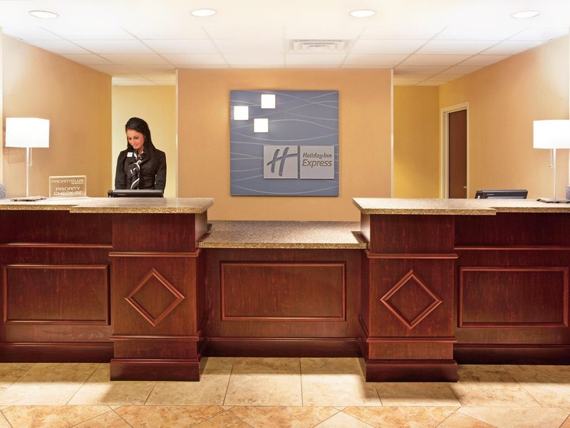 Holiday Inn Express & Suites Niagara Falls 7