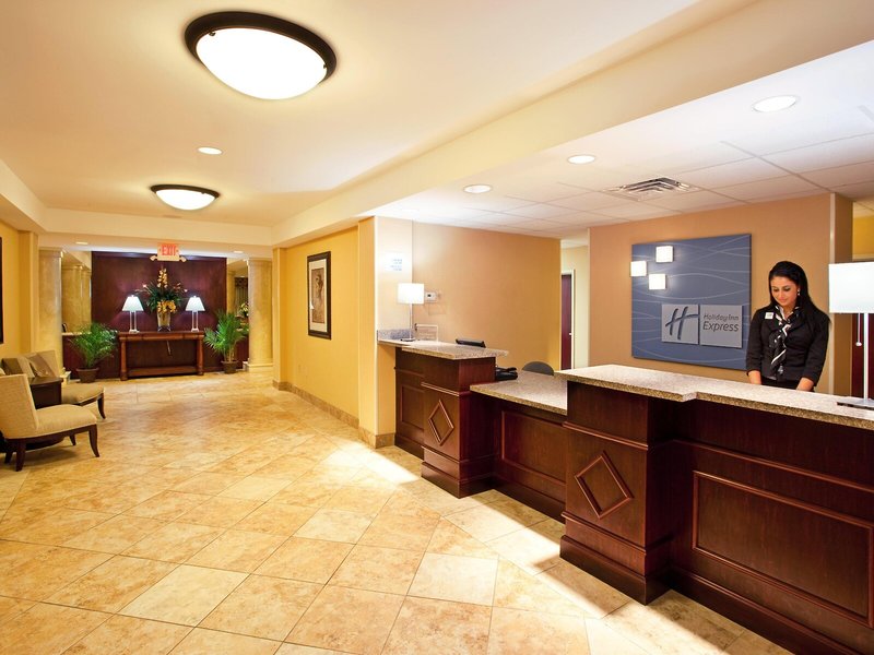Holiday Inn Express & Suites Niagara Falls 9