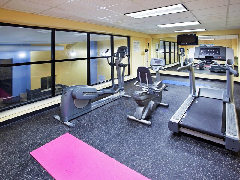 Holiday Inn Express & Suites Niagara Falls 16