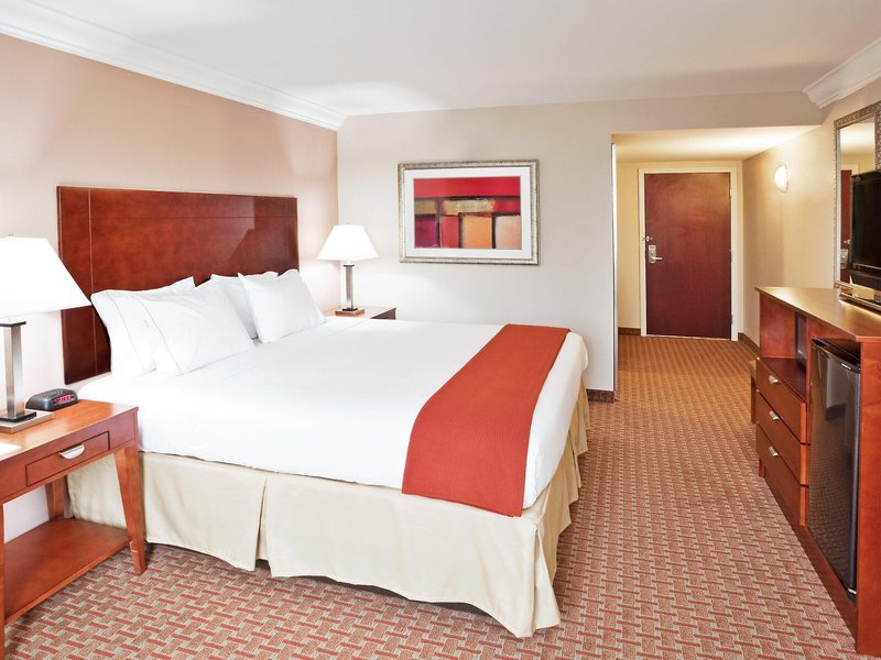 Holiday Inn Express & Suites Niagara Falls 22