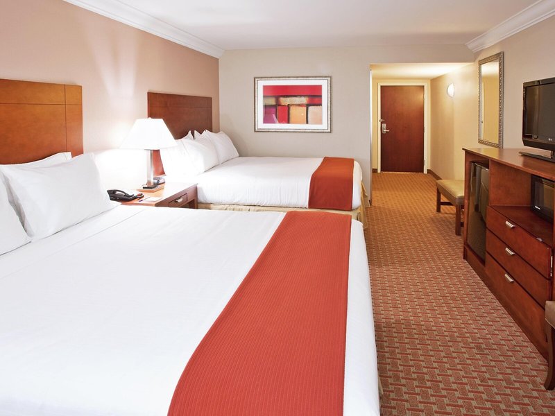 Holiday Inn Express & Suites Niagara Falls 24