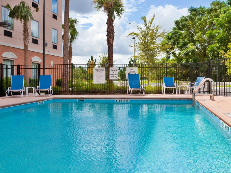 Holiday Inn Express & Suites Orlando-Ocoee East 6