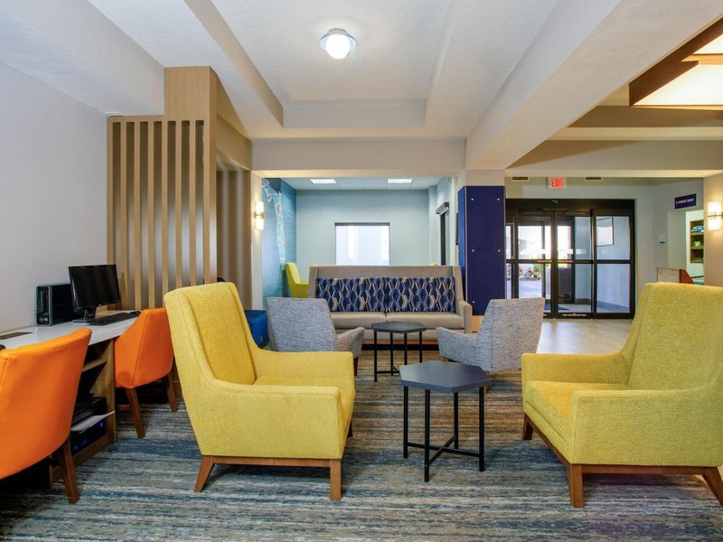 Holiday Inn Express & Suites Orlando-Ocoee East 8