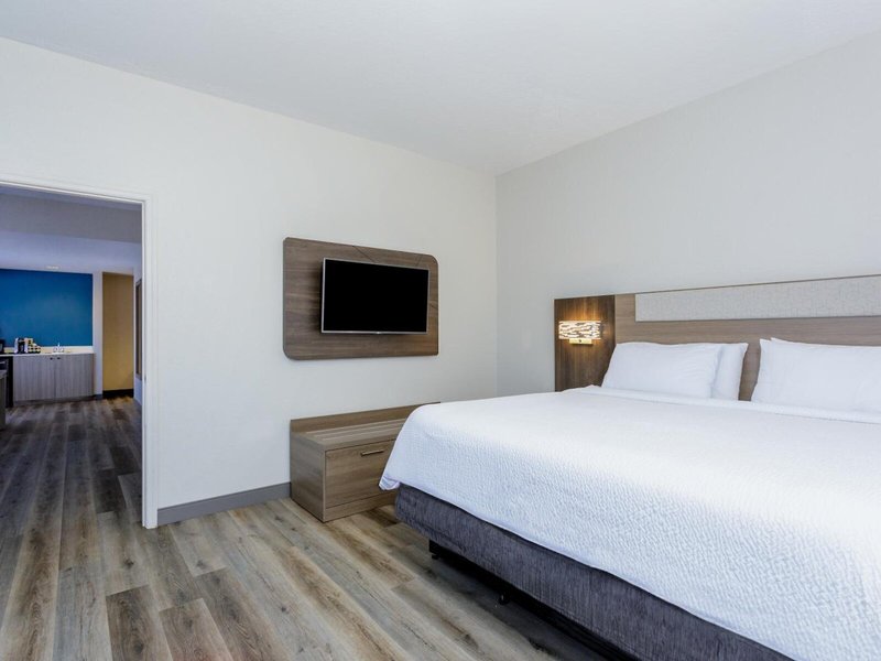 Holiday Inn Express & Suites Orlando-Ocoee East 23