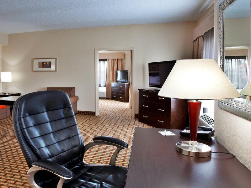 Holiday Inn Express & Suites Orlando-Ocoee East 30