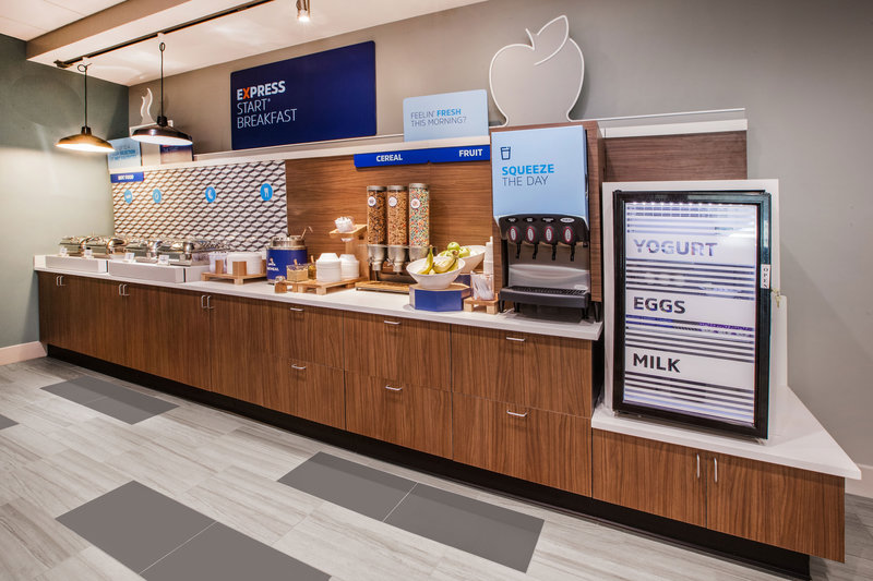 Holiday Inn Express & Suites Shreveport - West 4