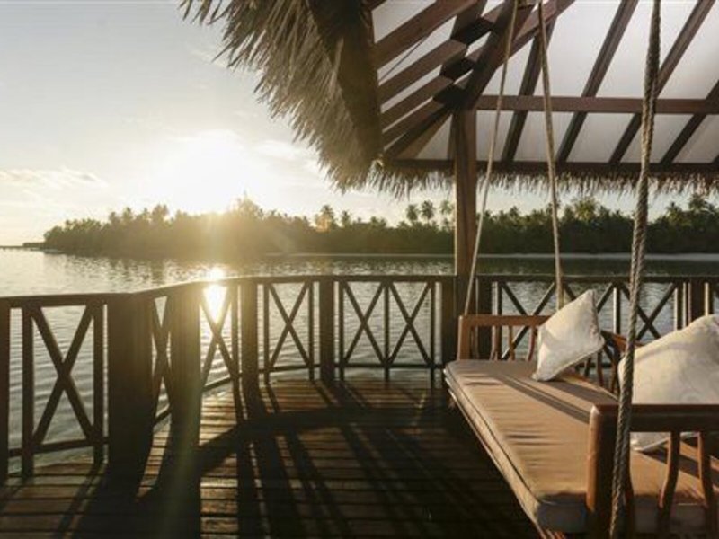 Medhufushi Island Resort 10