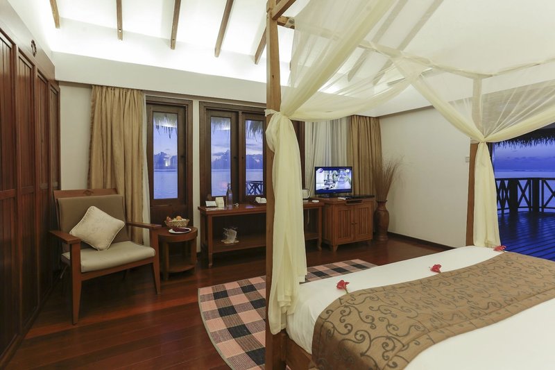 Medhufushi Island Resort 8