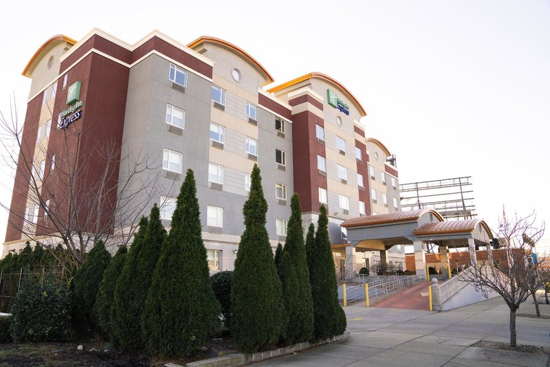 Holiday Inn Express Queens - Maspeth