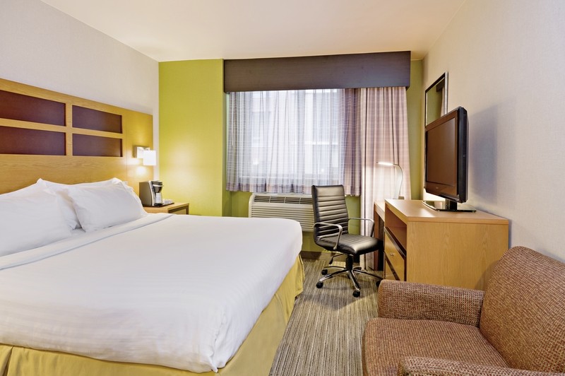 Holiday Inn Express New York City Times Square 2
