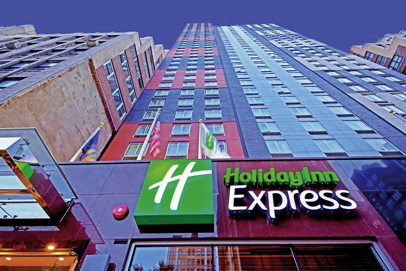 Holiday Inn Express New York City Times Square 9