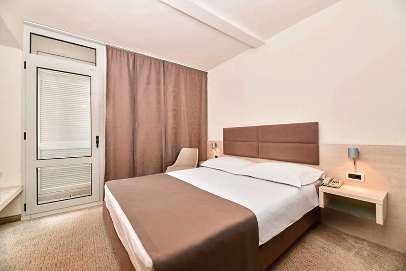 Hotel Mediteran Plava Laguna 8