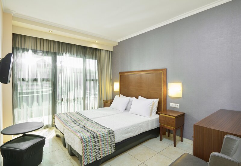 smartline Mediterranean 35