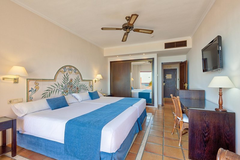 Ibersol Almuñecar Beach & Spa 7