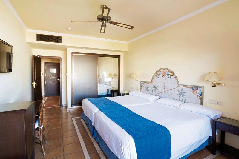 Almunecar Playa Spa 5 - Room Example