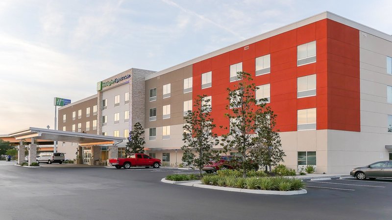 Holiday Inn Express & Suites Tampa East - Ybor City
