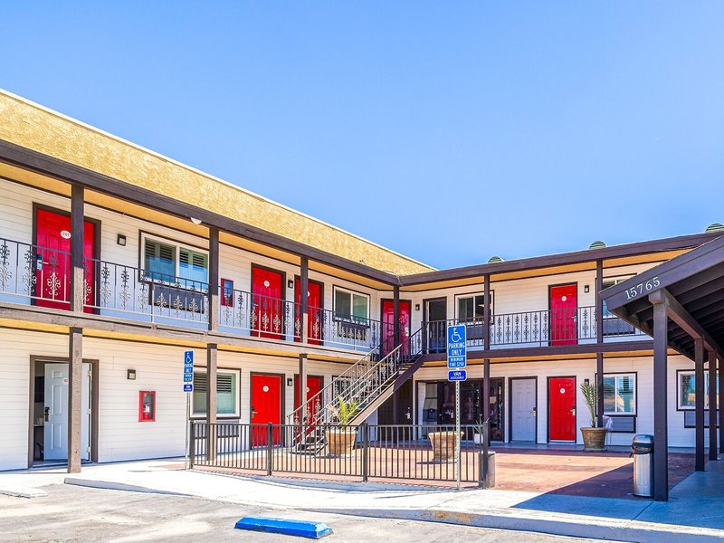 Hotel Avenida Victorville I 15 3