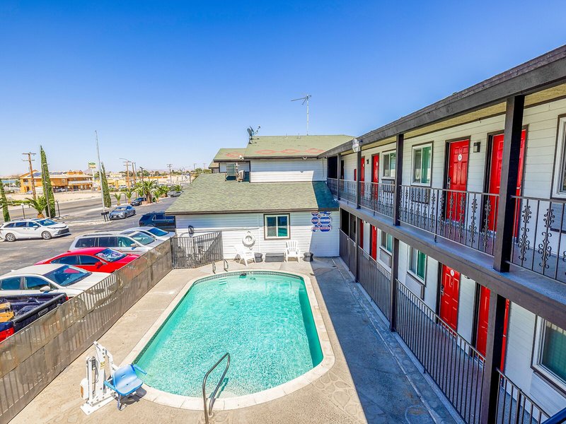 Hotel Avenida Victorville I 15 5