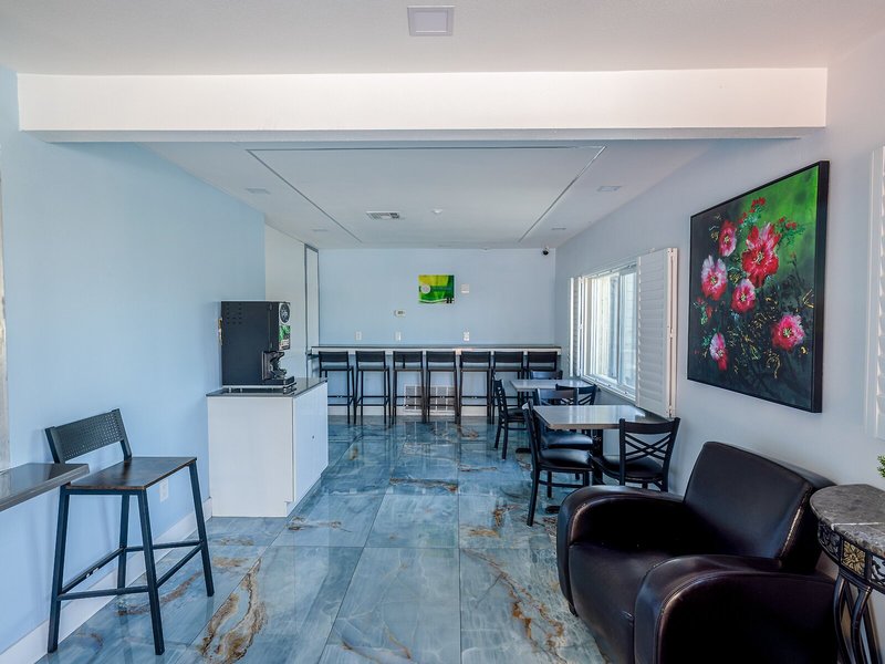 Hotel Avenida Victorville I 15 7