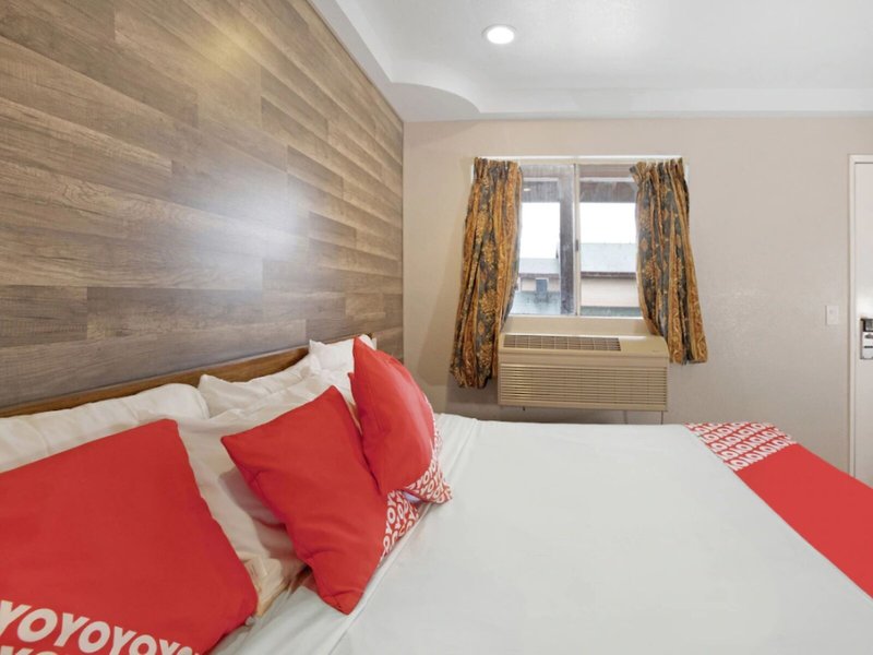 Hotel Avenida Victorville I 15 10