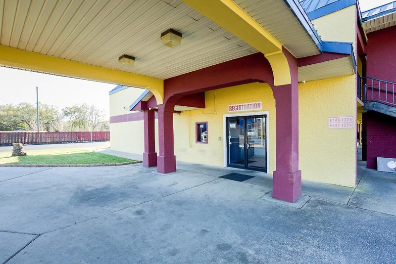 OYO Hotel Pensacola I-10 & Hwy 29