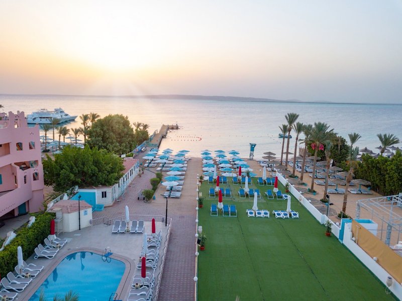 Minamark Beach Resort 3