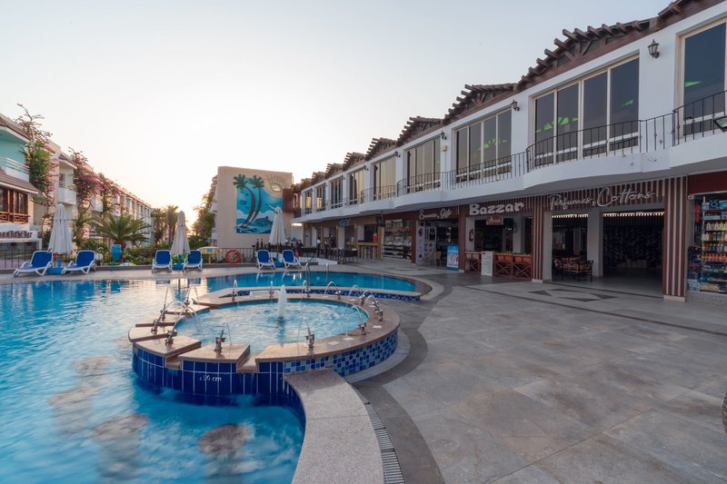 Minamark Beach Resort 5