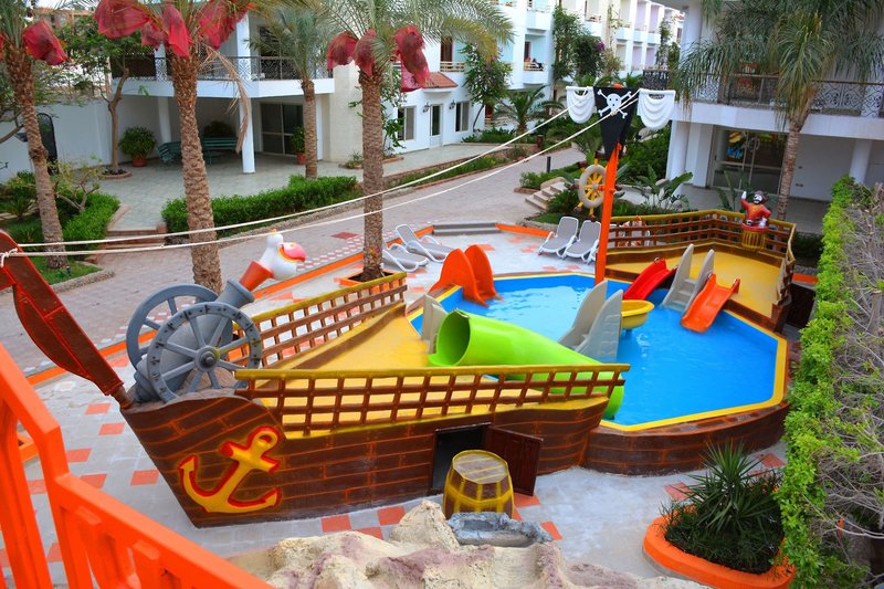 Minamark Beach Resort 32