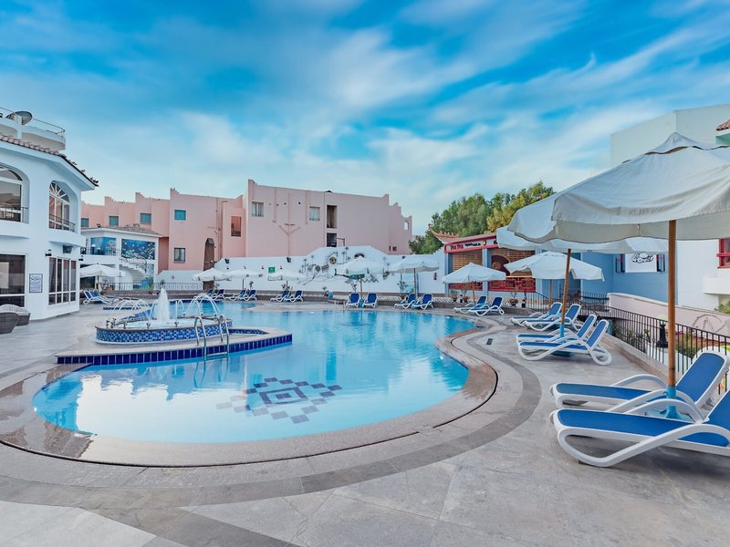 Minamark Beach Resort 33