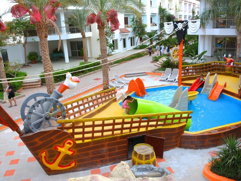 Minamark Beach Resort 43