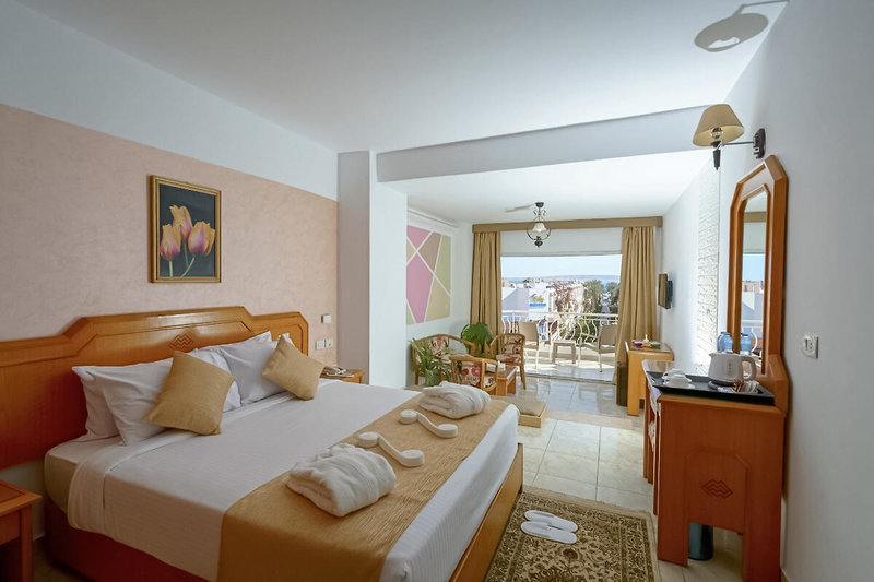 Minamark Beach Resort 15