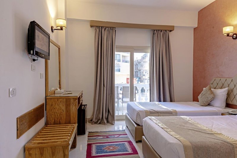 Minamark Beach Resort 20