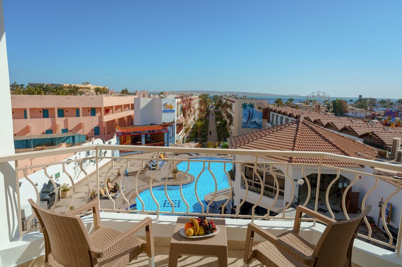 Minamark Beach Resort 4