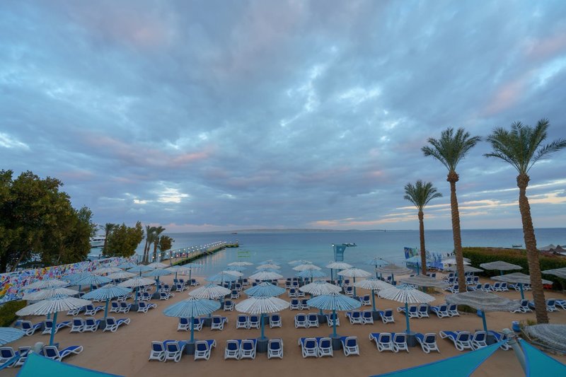 Minamark Beach Resort 16