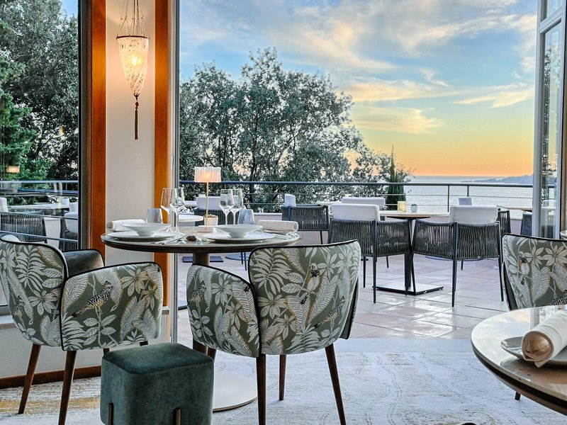 Tiara Miramar Beach Hotel & Spa 37