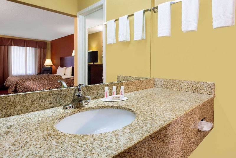 Days Inn by Wyndham St. Robert Waynesville/Ft. Leonard Wood 3