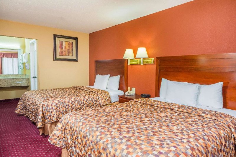 Days Inn by Wyndham St. Robert Waynesville/Ft. Leonard Wood 4