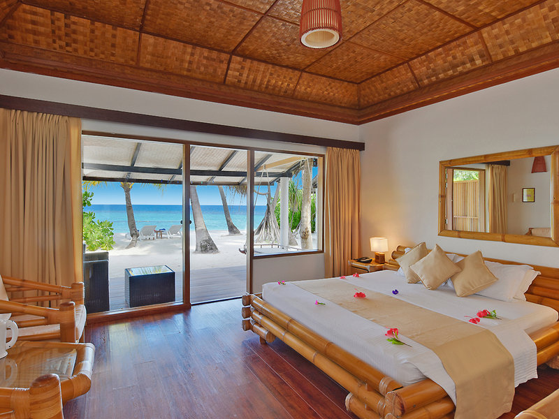 Angaga Island Resort & Spa 5