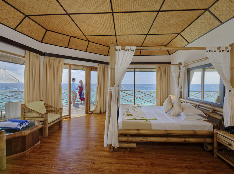 Angaga Island Resort & Spa 8
