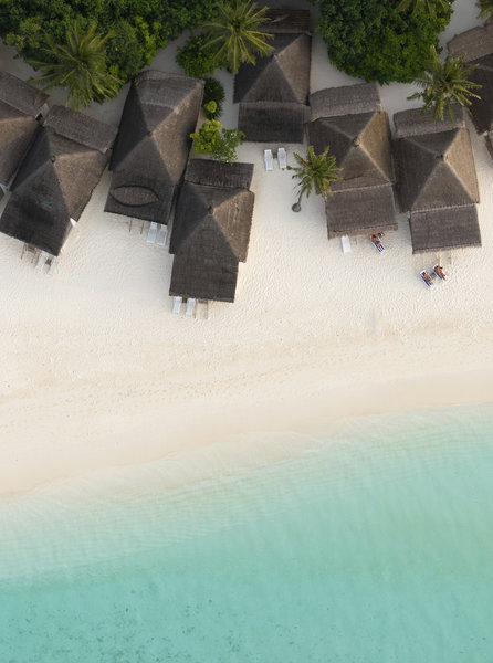 Angaga Island Resort & Spa 10